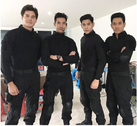 beat365官网中文：边路马超怎么治？吕布铠皇塔下挂机，张大仙力荐这个战士，国服水平也得认怂(图2)